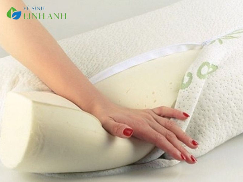 cách giặt gối cao su non